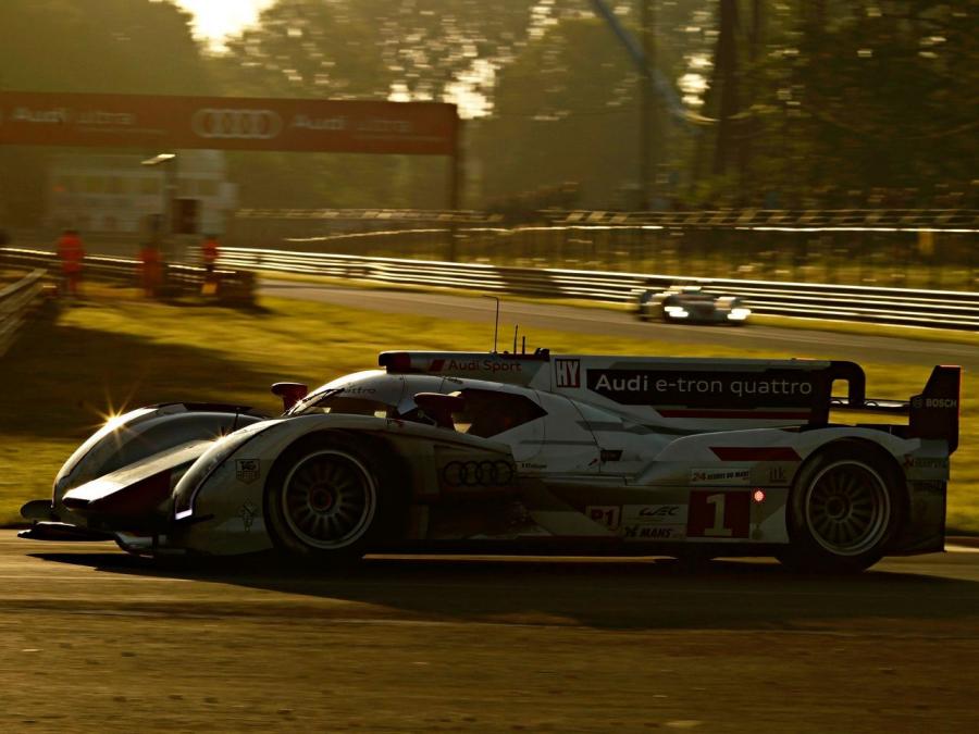  Audi R18 e-Tron Quattro 2012 года  (фото 27 из 42)